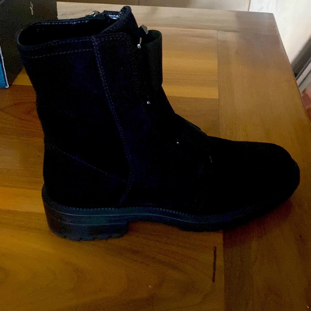 Black suede elastic with Silver buckles front. Side zipper
